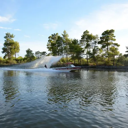 מלון διεθνές זכארו